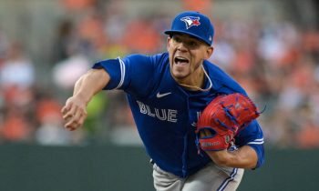 Berríos gana racha de 10 victorias consecutivas contra Orioles, estableciendo un raro récord de 80 años en la MLS